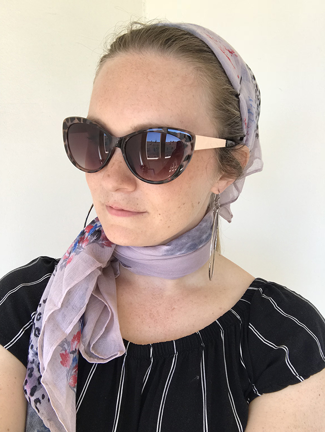 how-to-wear-a-headscarf-starlet-style