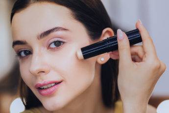 Tips-for-Choosing-and-Using-Concealer-Correctly-main-image