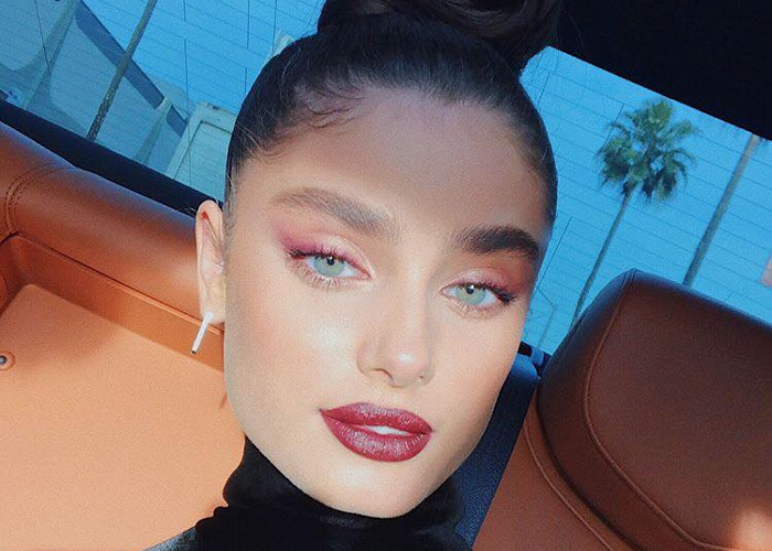 Celeb Trend How to Get a Sexy Feline Eye Without Eyeliner Taylor Hill