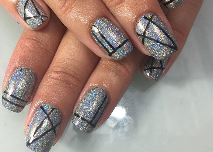 Trendy Holographic Art To Glam Up Your Mani (26)Trendy Holographic Art To Glam Up Your Mani (26)
