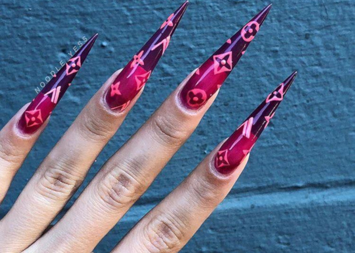 The-90s-Inspired-Jelly-Nails-Are-Trending-on-Instagram