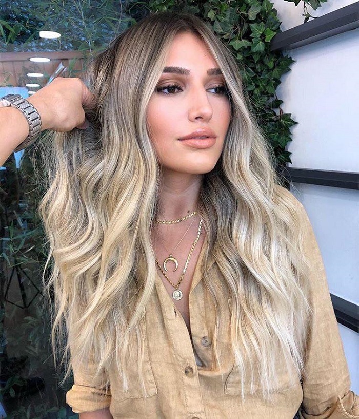Best-Hair-Colors-To-Transition-From-Summer-To-Fall-ashy blonde hair