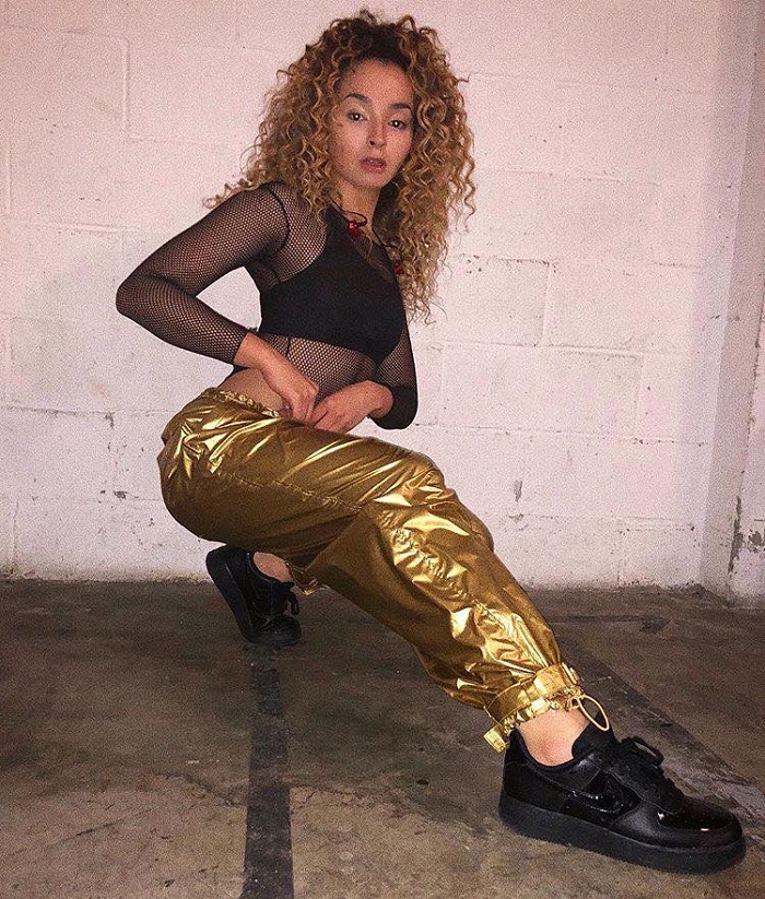 Sultry-Mesh-Looks-We-Want-To-Steal-From-Stars-Ella Eyre