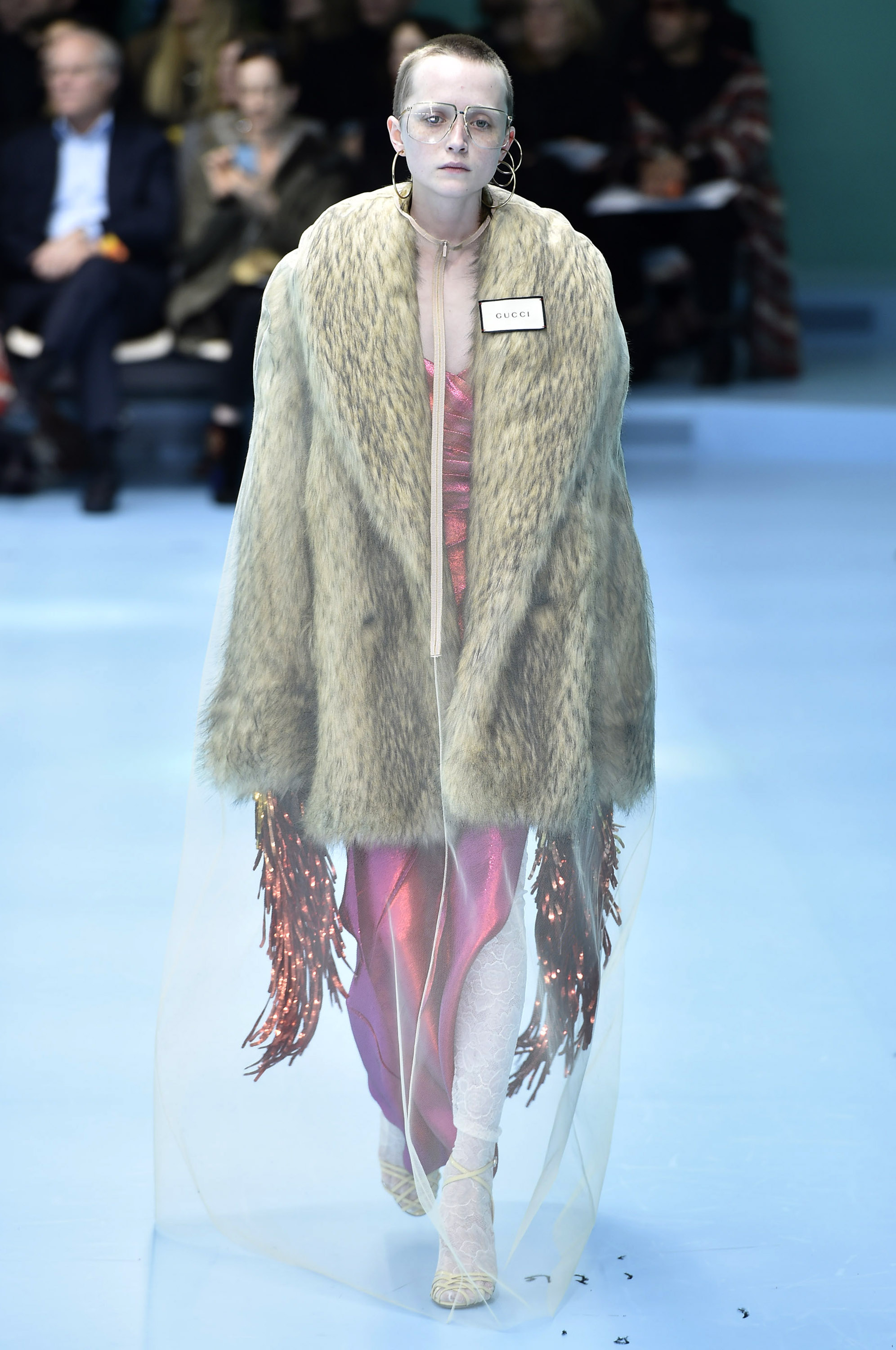 The-Biggest-Fall-2018-Fashion-Trends-faux-fur-jacket