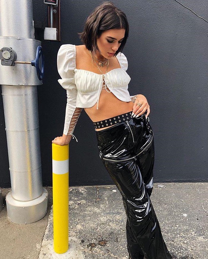 Sultry-Latex-Celeb-Looks-To-Look-As-Hot-As-Possible-black pants