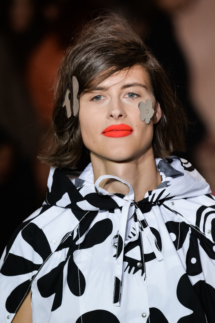 The-Beauty-Trends-We-Are-Obsession-Over-From-SS-2019-PFW-Flowers Courreges