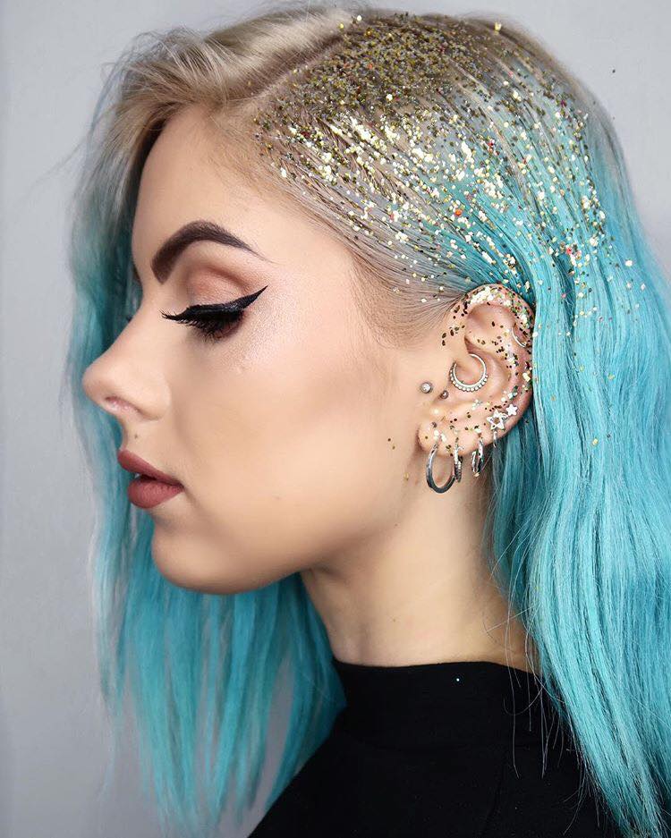 The-Craziest-Beauty-Trends-We-Have-Seen-on-Instagram-glitter-roots