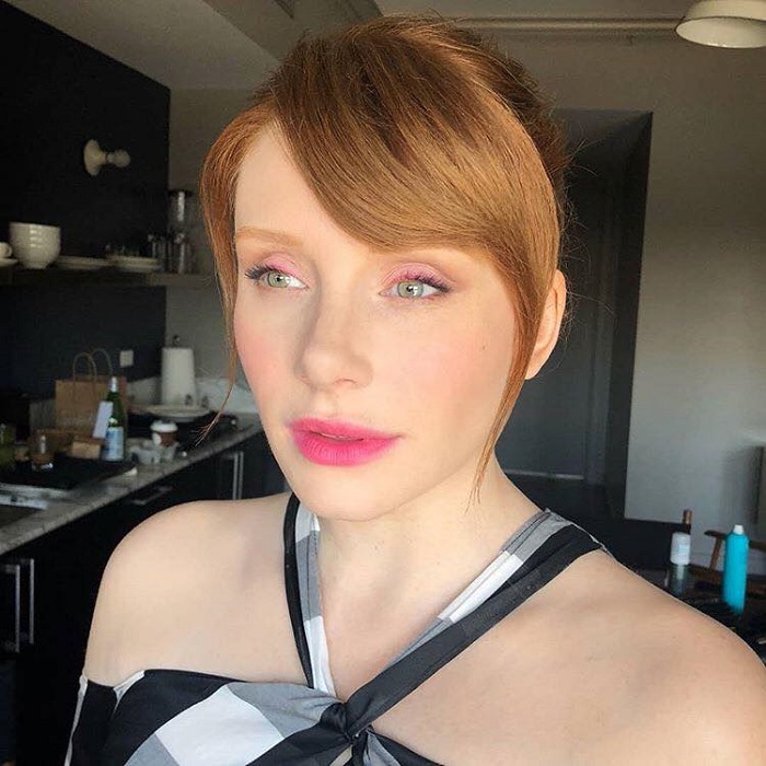 Celebrities-Are-Obsessed-With-Curtain-Fringe-This-Season-bryce dallas howard