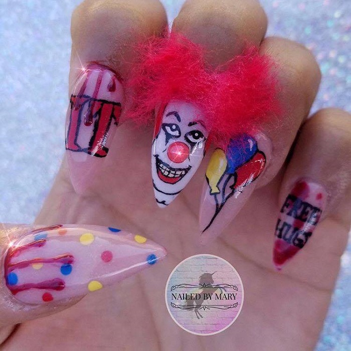 Insane-Halloween-Nail-Art-That-Will-Make-You-Swoon-clown nails
