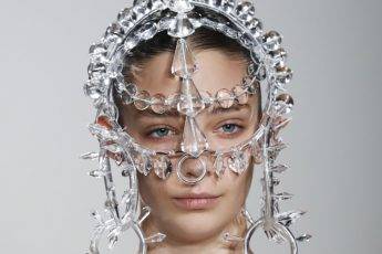 The-Beauty-Trends-We-Are-Obsession-Over-From-SS-2019-PFW-Headpieces
