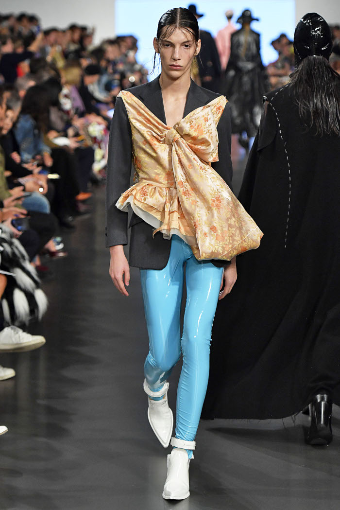 The-Runway-Looks-That-Proved-Bows-Are-Fashion-Chicest-Detail-Maison-Margiela