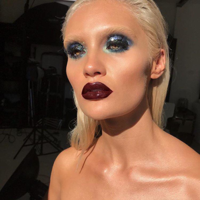 Vampy-Makeup-Looks-To-Get-You-Ready-For-Halloween-burgundy-and-blue-makeup-look