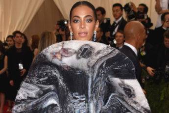 Crazy-Celebrity-Outfits-Well-Never-Forget-Solange