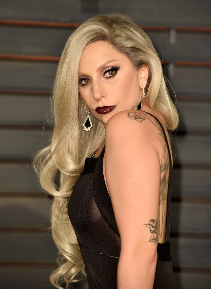 Lady-Gaga-Beauty-Looks-You-Can-Totally-Pull-off-vampy-makeup