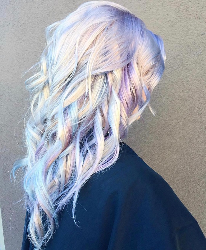 Metallic-Hair-Colors-You-Have-To-Try-This-Season-holographic