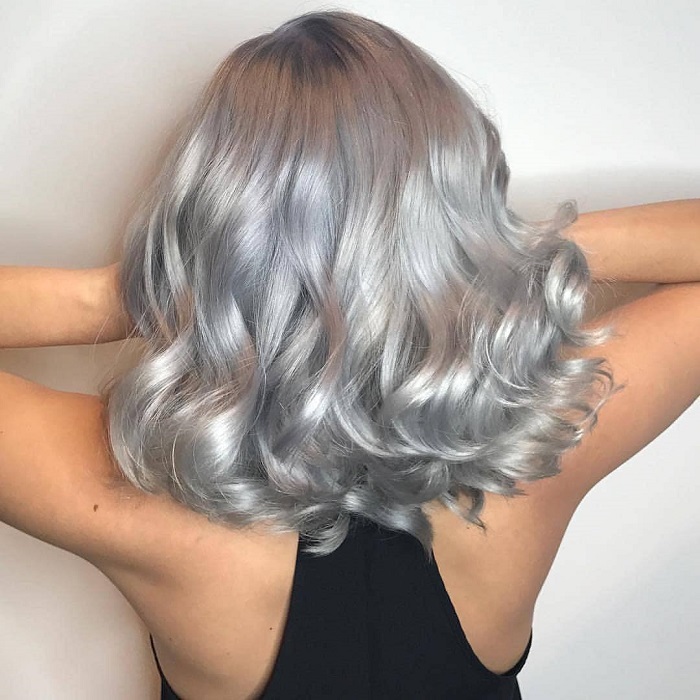 Metallic-Hair-Colors-You-Have-To-Try-This-Season-silver