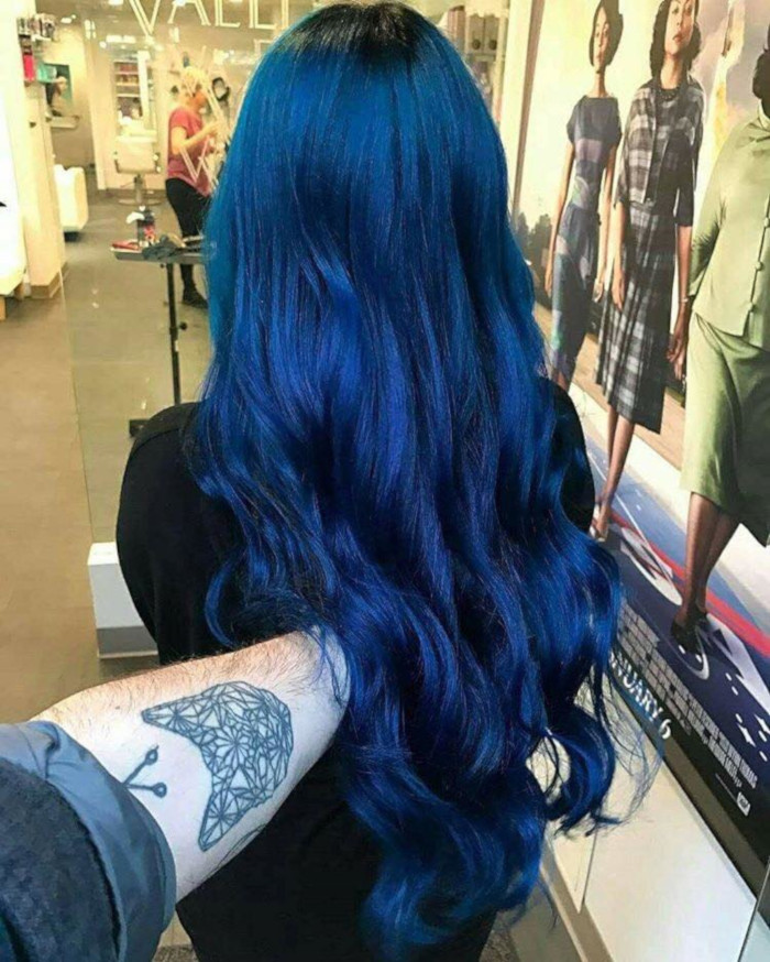 Dark-Hair-Colors-That-Look-Great-All-Year-Round-blue-hair