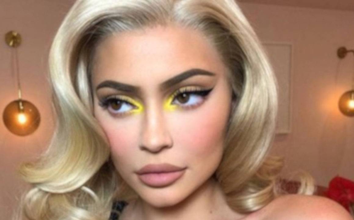 The Celebrity Eyeshadow Hack That Will Give You The Best Insta Pics Kylie Jenner