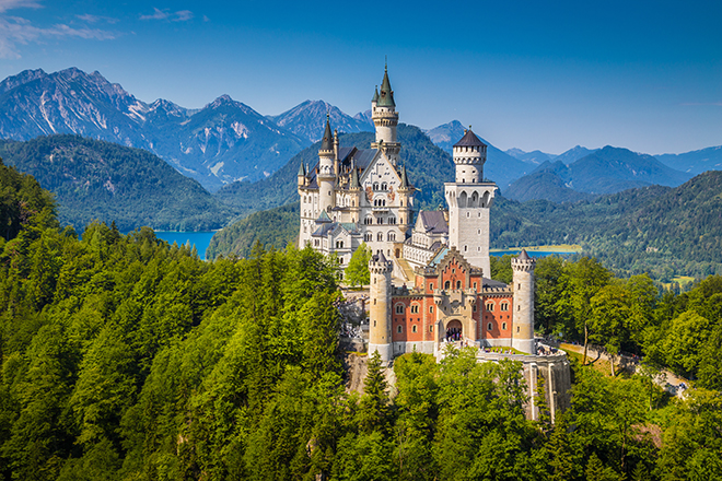 5-Truly-Beautiful-Spots-in-Europe-You-Need-to-Visit-Neuschwanstein-Castle-Germany