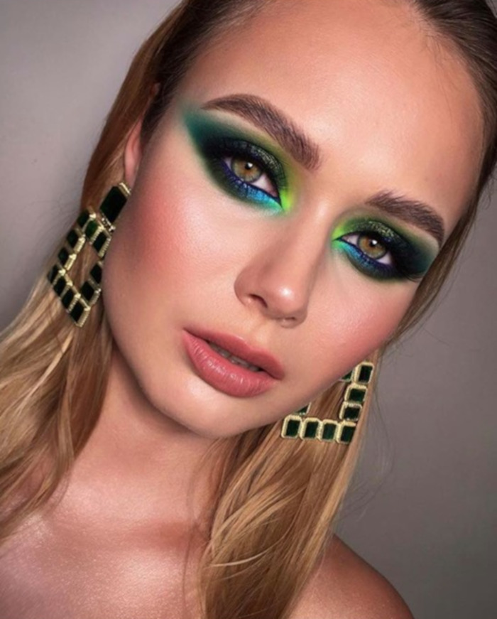 emerald green makeup looks