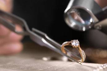 is-it-safe-to-buy-diamond-jewelry-online-main-image