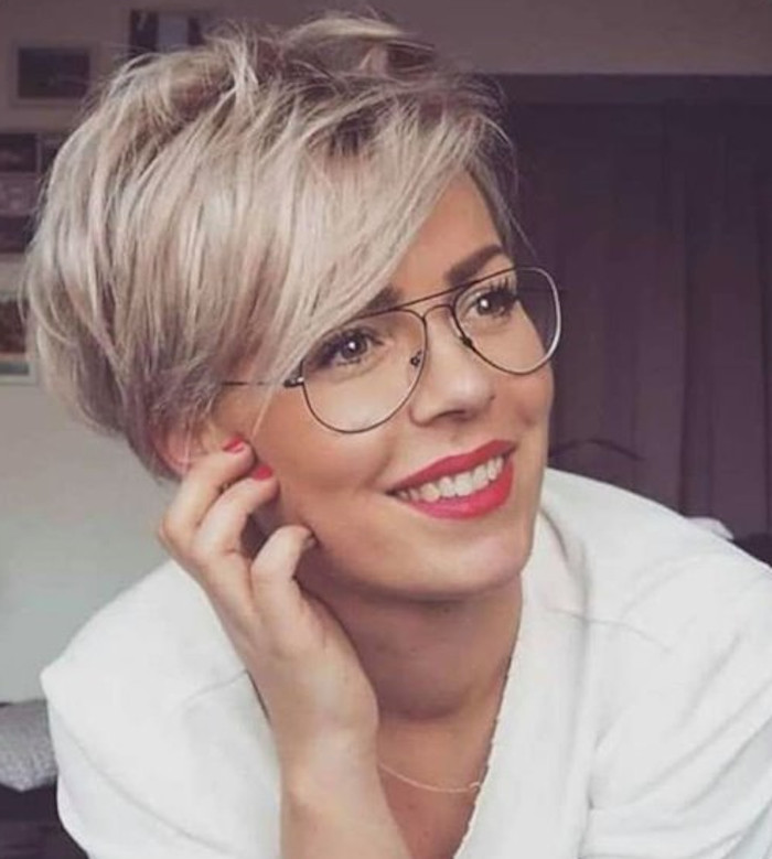 The Most Flattering Short Haircuts For Thin Hair | Fashionisers©
