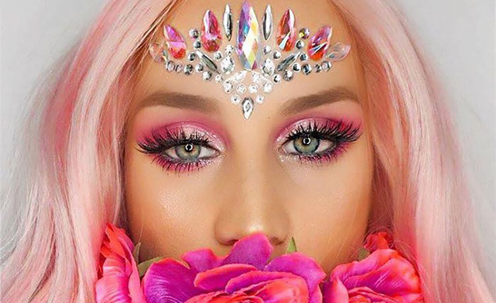 Your-Ultimate-Festival-Makeup-Inspo-Guide-13-1
