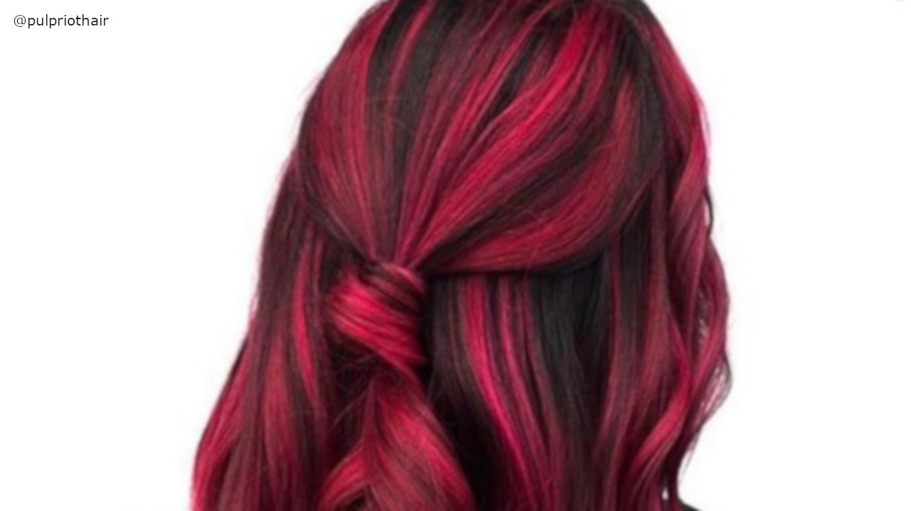 Red And Black Hair Color Combinations to Spice Up Your Look | Fashionisers©