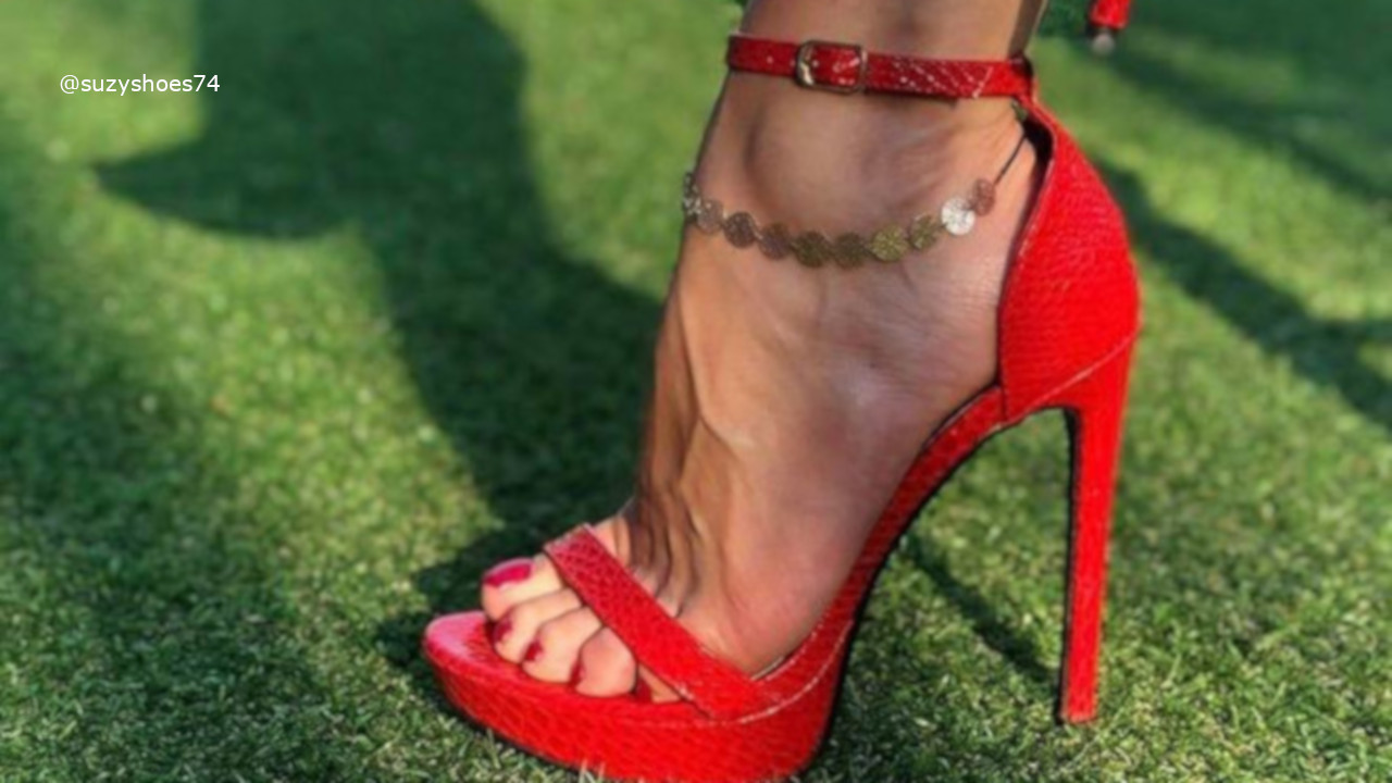 How to Wear Anklets With Style The Complete Guide to Wearing Anklets