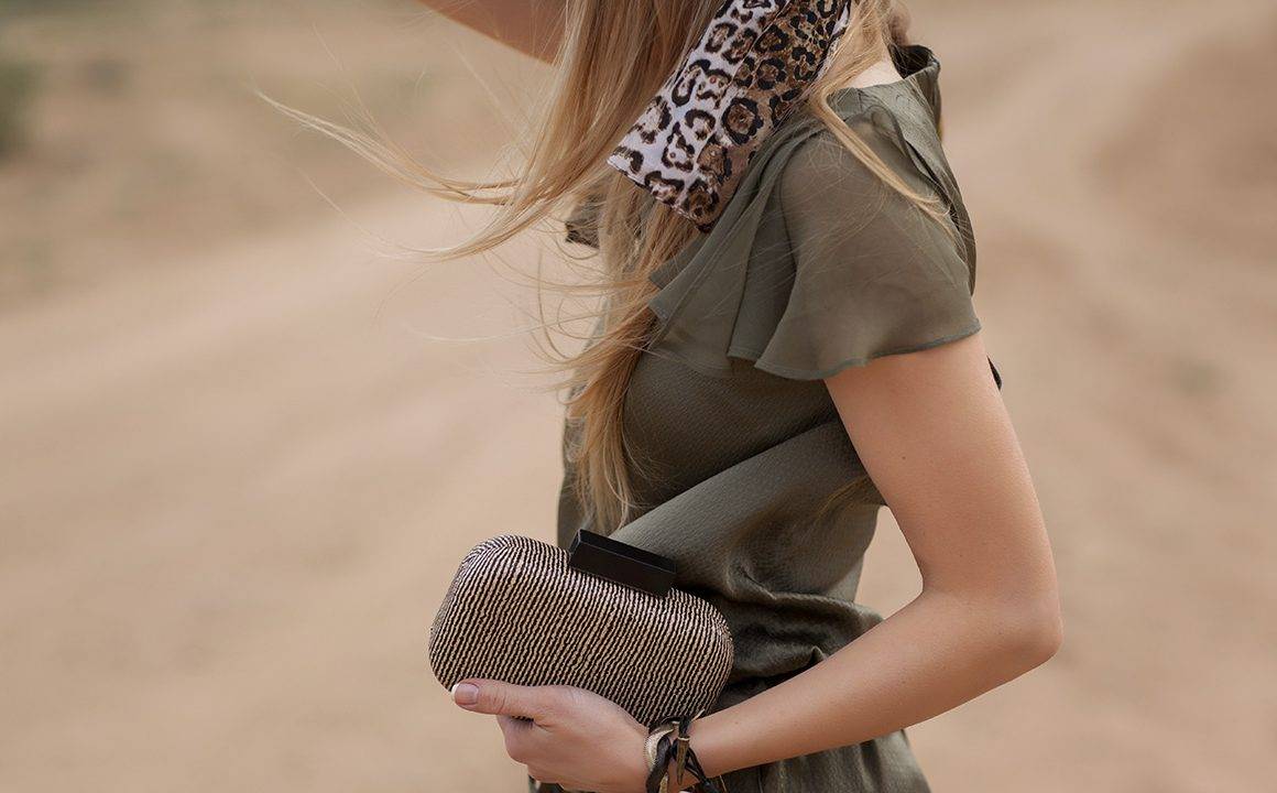 safari-fashion-fashionisers-fashionable-girl-on-african-safari