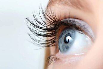 8-ways-to-get-longer-and-healthier-lashes-main-image2-2-1000x600