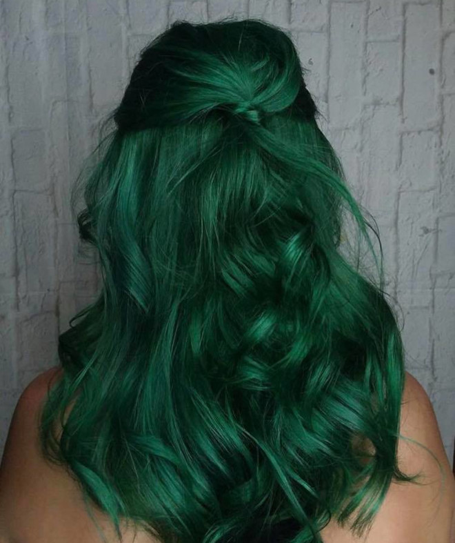 evergreen hair color trend for fall