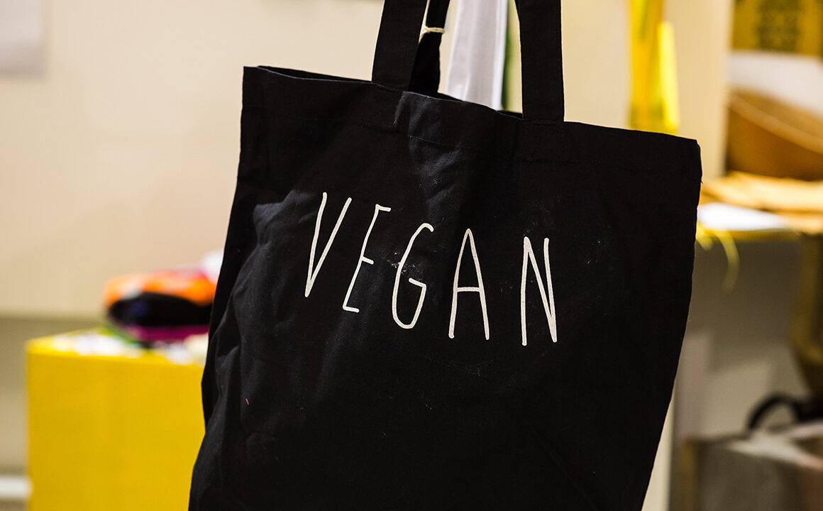 major-reasons-to-prioritize-faux-leather-vegan-handbags