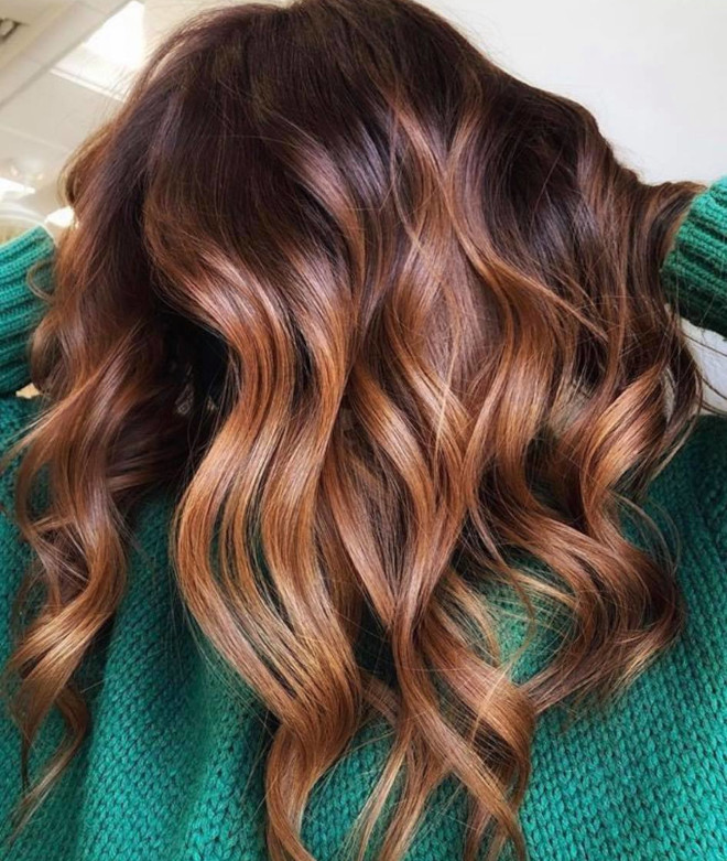 cinnamon hair is the hair trend that will warm up your winter days