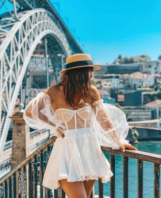 trend alert - how to style corsets for fashionista-approved daylight outfits