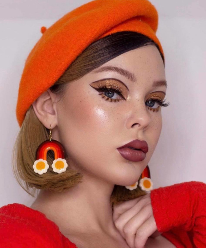 statement 60s eye makeup looks you can wear now