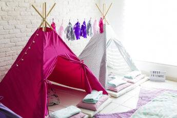 how-to-throw-the-ultimate-slumber-party-blanket-fort-tee-pee