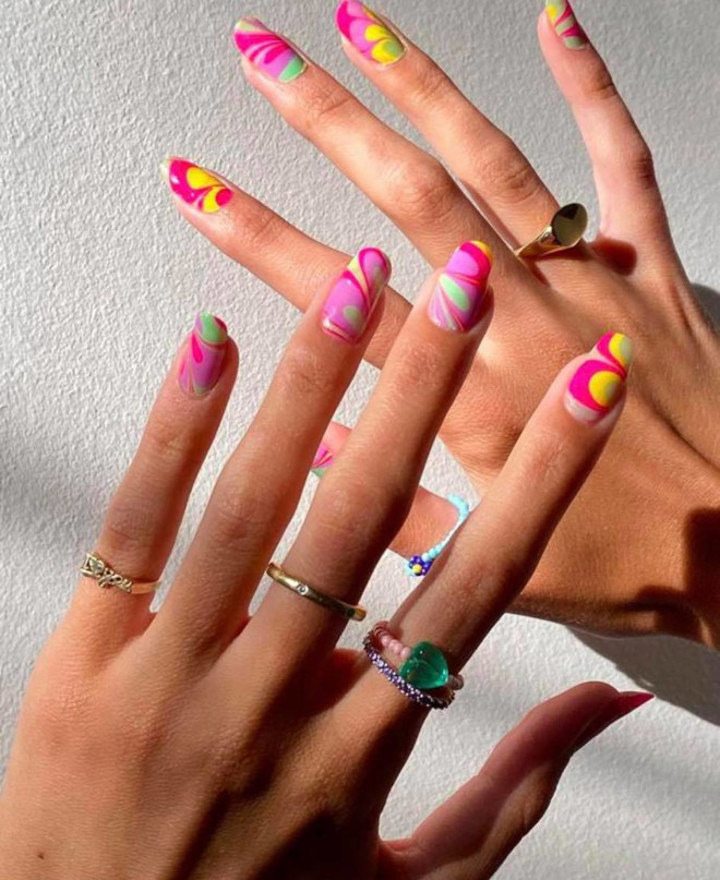 psychedelic nails is the latest summer nail art trend to try 9 ...