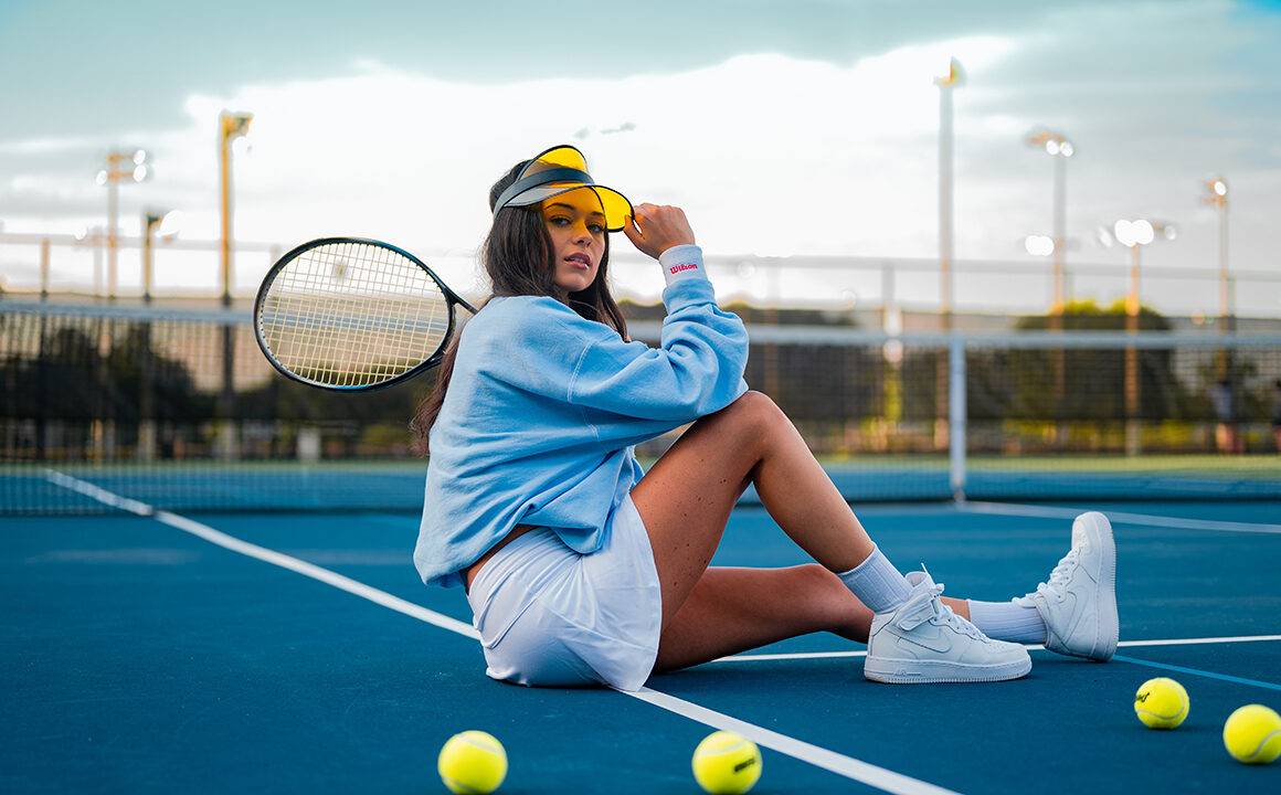 most-fashionable-sports-girl-playing-tennis-main-image