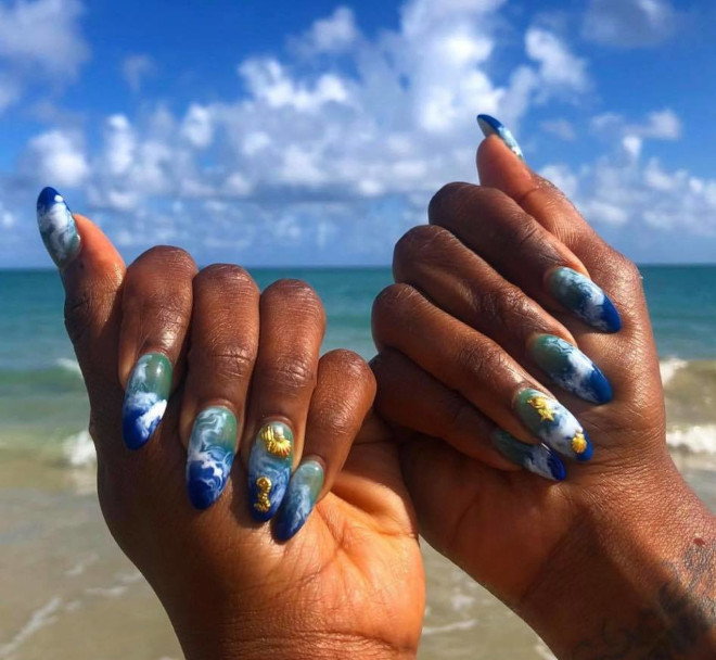 pretty vacation-themed nails to upgrade your hot weather style