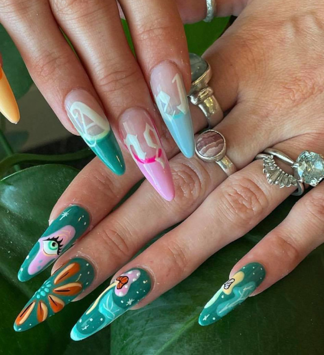 pretty vacation-themed nails to upgrade your hot weather style