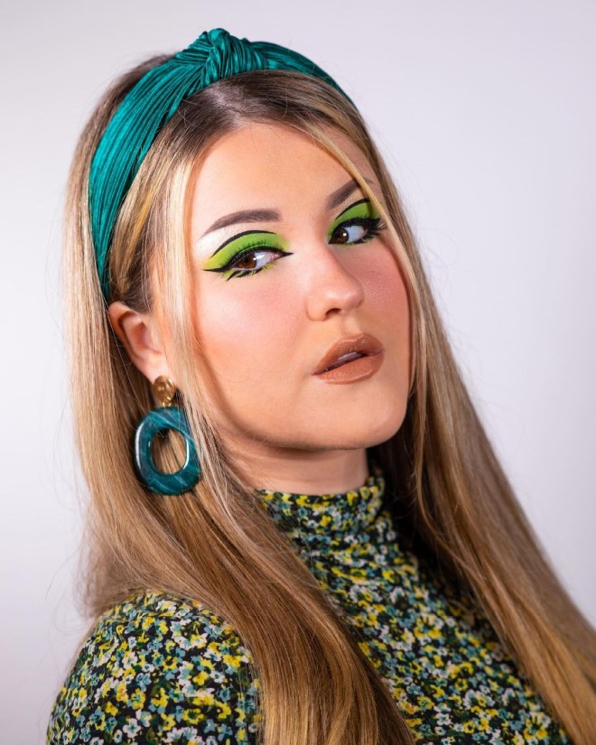 Recreate These Trending Retro Makeup Looks This Fall!
