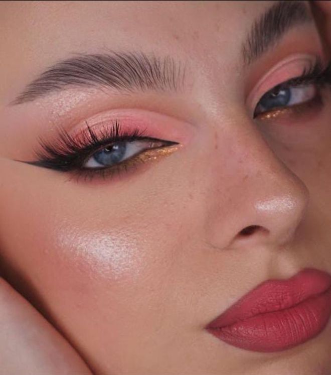 7 fascinating red eye makeup looks that you must try