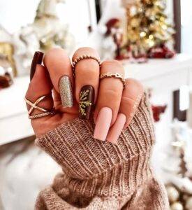 Get Into The Holiday Spirit With These Jolly Nail Art Designs