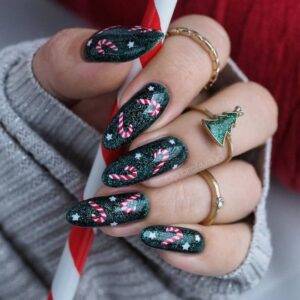 Get Into The Holiday Spirit With These Jolly Nail Art Designs
