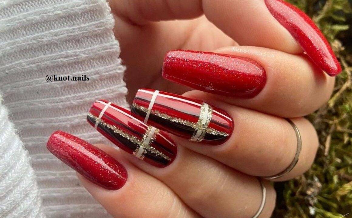 Stand Out Your Nails With These Amazing Christmas Manicure Ideas
