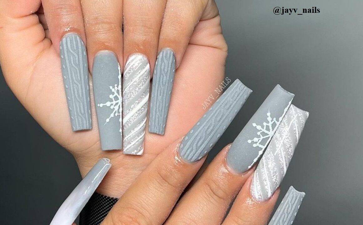 Get Into The New Year Spirit With These Classic Glam Nail Designs .f