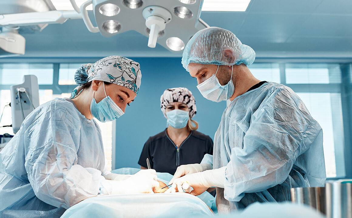 how-plastic-surgery-has-changed-hollywoohow-plastic-surgery-has-changed-hollywood-surgeons-workingd-surgeons-working
