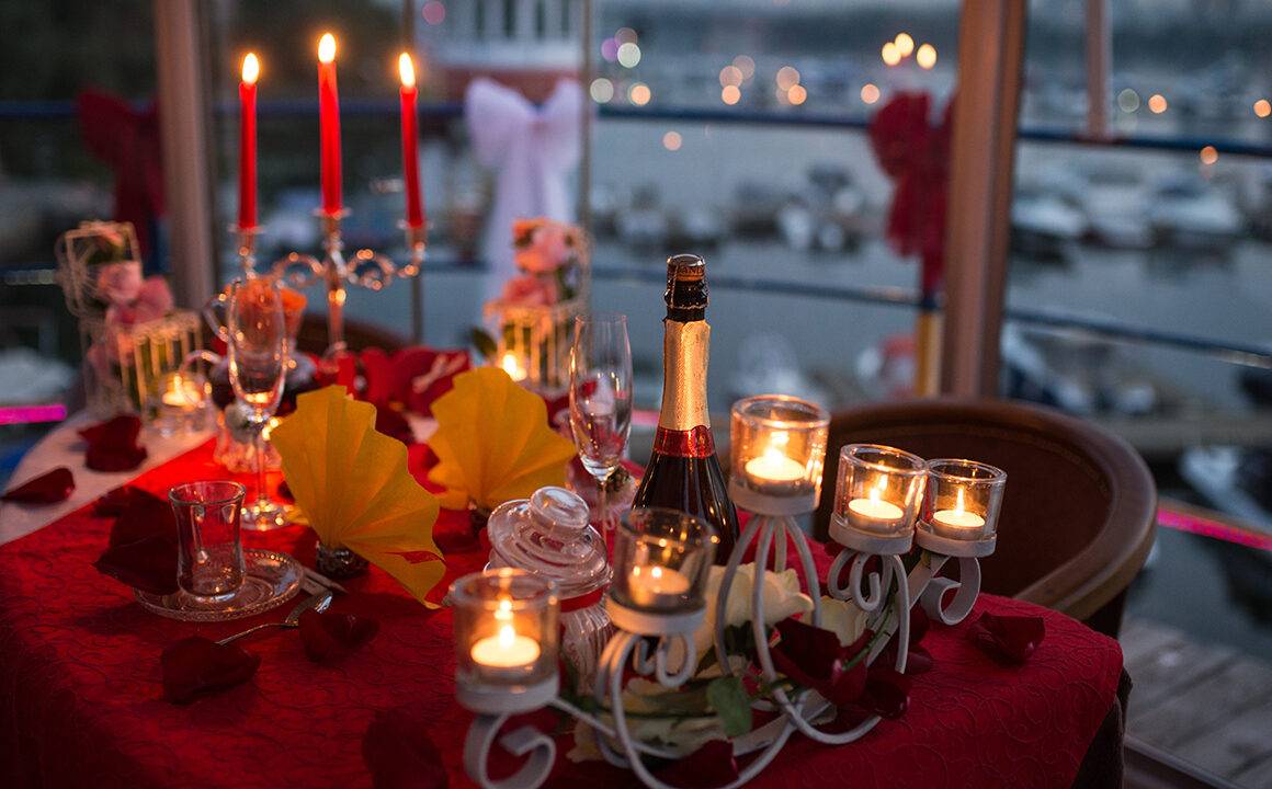 surprise-your-special-someone-on-valentines-day-cute-romantic-table-setup