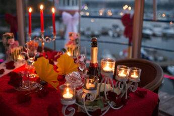 surprise-your-special-someone-on-valentines-day-cute-romantic-table-setup